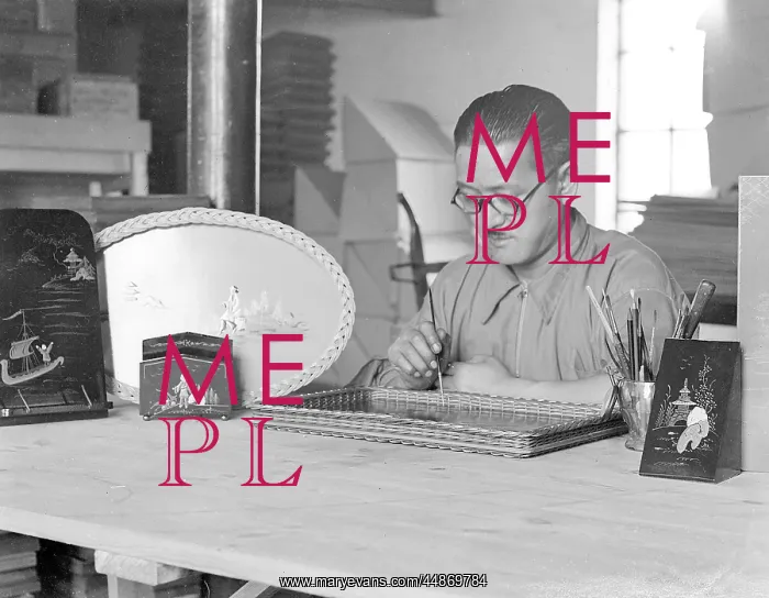 : BLIND CRAFTSMAN 1930S : BLIND CRAFTSMAN 1930S