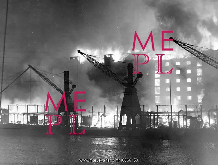 : Blitz - Fire at Surrey Commercial Docks, Rotherhithe : Blitz - Fire at Surrey Commercial Docks, Rotherhithe