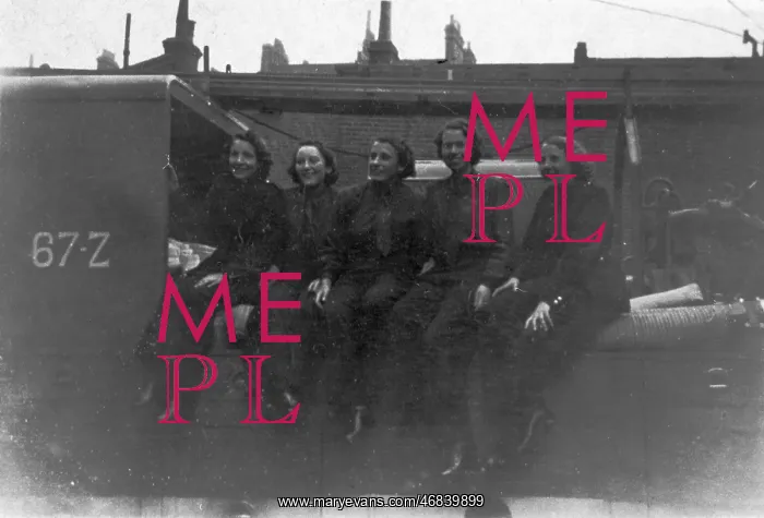: Blitz in London -- AFS firefighters, WW2 : Blitz in London -- AFS firefighters, WW2
