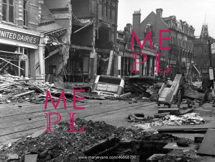 : Blitz in London -- Balham High Road, WW2 : Blitz in London -- Balham High Road, WW2