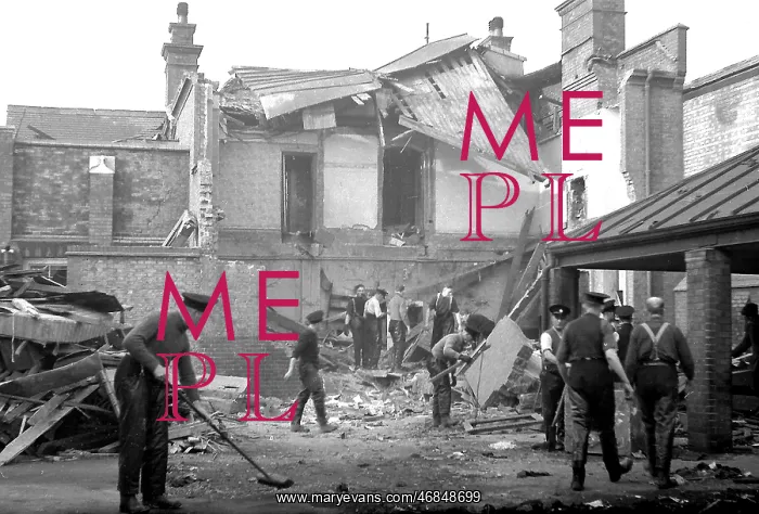 : Blitz in London -- Cavendish Road, Balham, WW2 : Blitz in London -- Cavendish Road, Balham, WW2