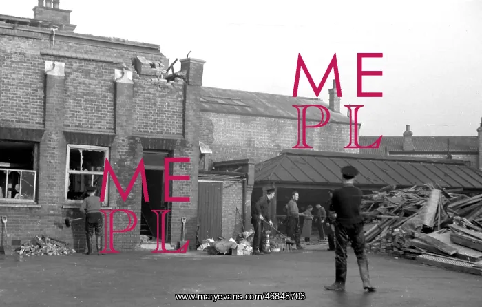 : Blitz in London -- Cavendish Road, Balham, WW2 : Blitz in London -- Cavendish Road, Balham, WW2