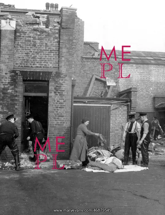 : Blitz in London -- Cavendish Road, Balham, WW2 : Blitz in London -- Cavendish Road, Balham, WW2