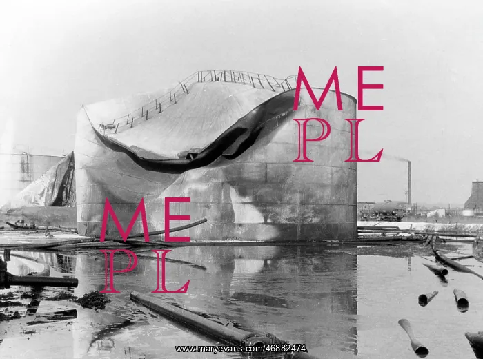 : Blitz in London -- damage to tanks, Thames Haven, WW2 : Blitz in London -- damage to tanks, Thames Haven, WW2
