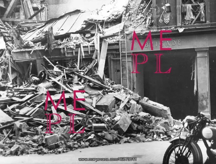  : Blitz in London -- debris outside Soho fire station, WW2
