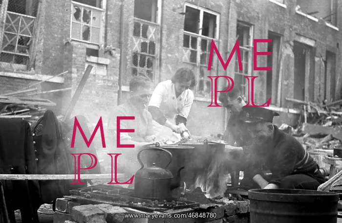 : Blitz in London -- field kitchen, Woolwich sub-station : Blitz in London -- field kitchen, Woolwich sub-station