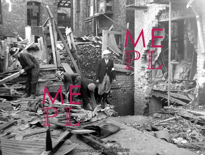 : Blitz in London -- public shelter, Fieldgate Street, WW2 : Blitz in London -- public shelter, Fieldgate Street, WW2