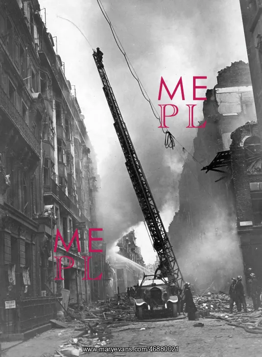 : Blitz in London -- turntable ladder in operation, WW2 : Blitz in London -- turntable ladder in operation, WW2