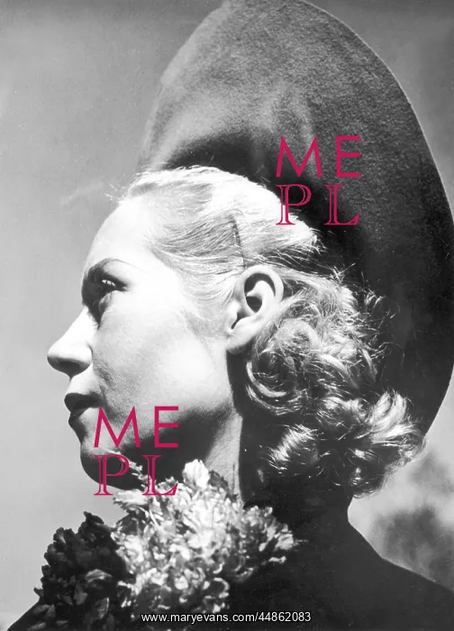 : BLONDE IN A HAT 1940S : BLONDE IN A HAT 1940S