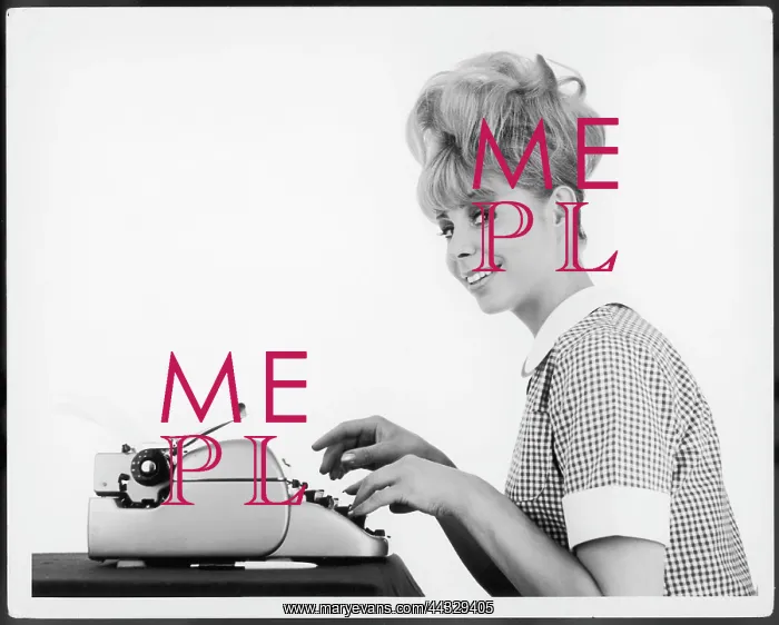 : BLONDE TYPIST 1960S : BLONDE TYPIST 1960S