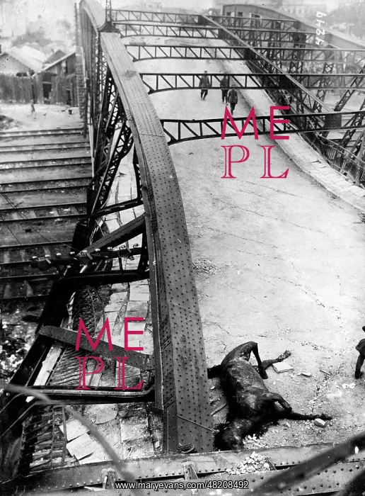 : Blown up bridge in Ternopil, 1917 : Blown up bridge in Ternopil, 1917