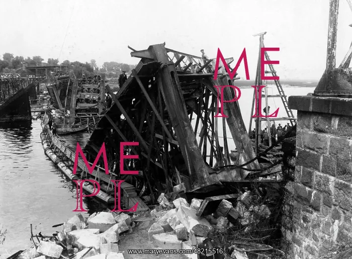 : Blown rail bridge in Ukraine, 1915 : Blown rail bridge in Ukraine, 1915