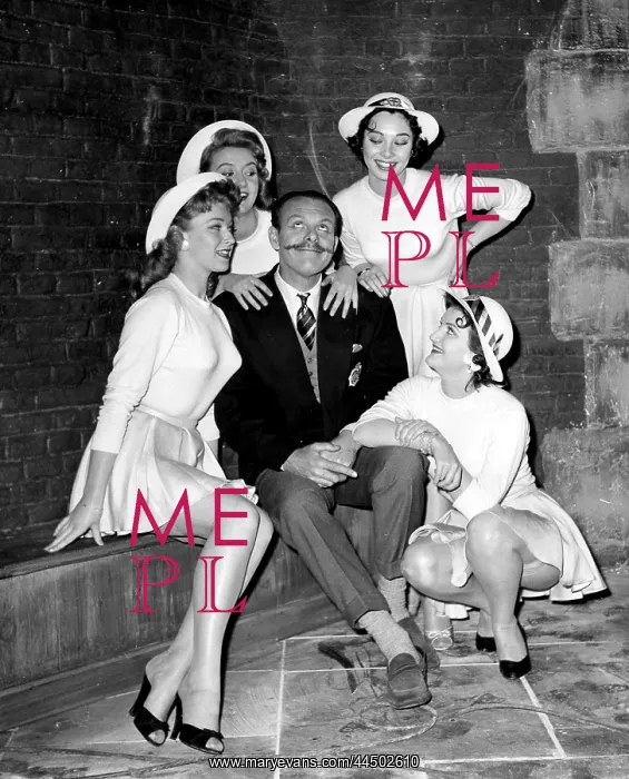 : Blue Murder At St. Trinian'S (1957) : Blue Murder At St. Trinian'S (1957)