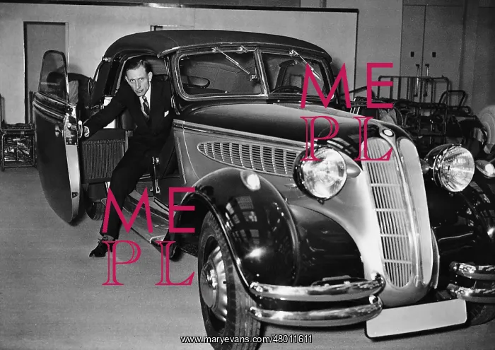 : BMW with innovative door construction, 1938 : BMW with innovative door construction, 1938