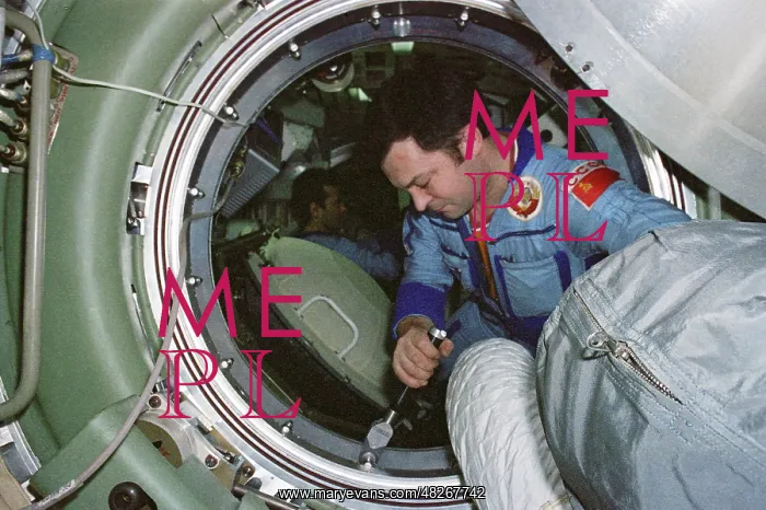: On board of orbital space station Mir, 1987 : On board of orbital space station Mir, 1987