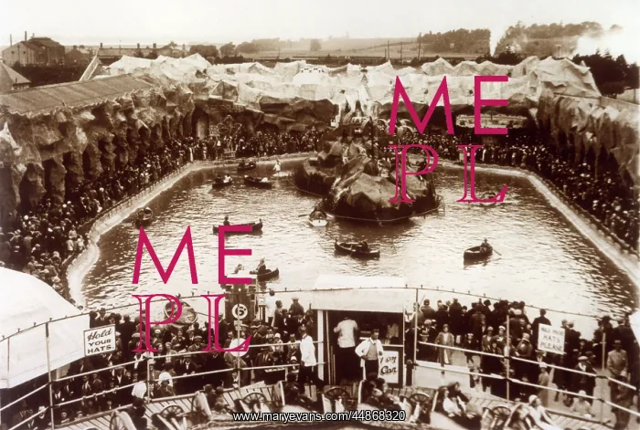 : BOATING POOL AT BUTLIN'S : BOATING POOL AT BUTLIN'S