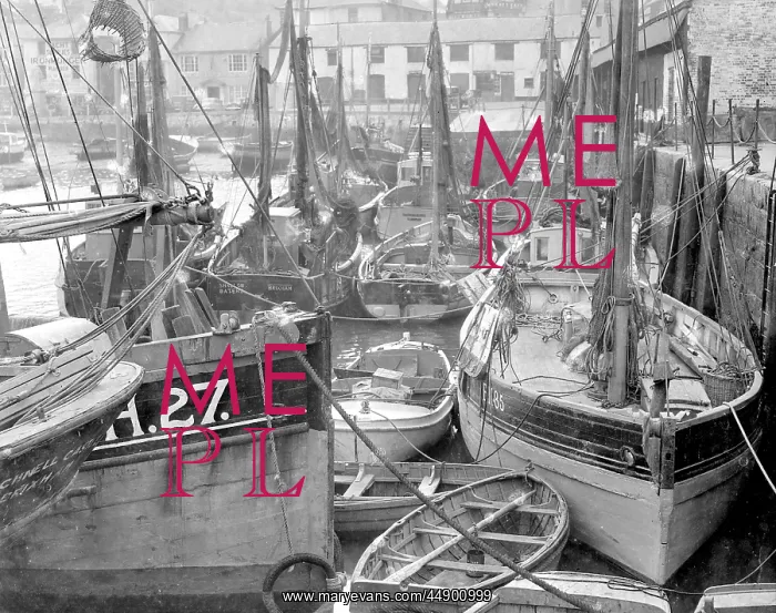: Boats in Brixham Harbour, Devon : Boats in Brixham Harbour, Devon