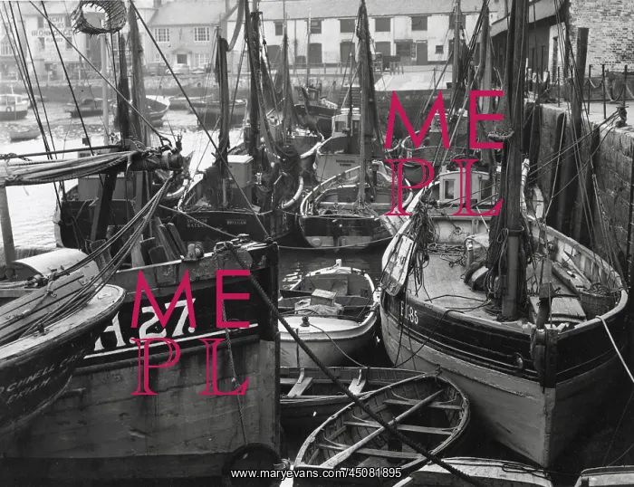 : Boats in Brixham Harbour, Devon : Boats in Brixham Harbour, Devon