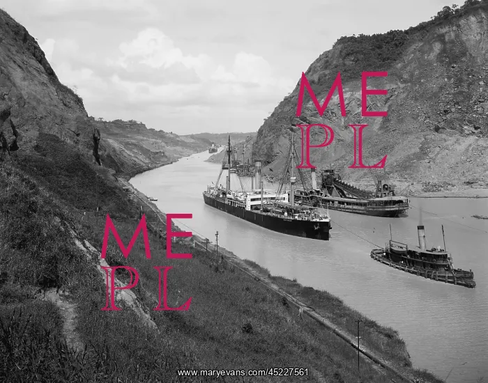 : Boats move through Panama Canal at the Culebra ? : Boats move through Panama Canal at the Culebra ?
