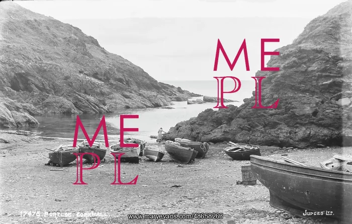 : Boats at Portloe : Boats at Portloe