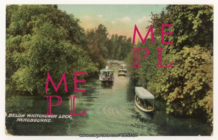  : BOATS ON THE THAMES