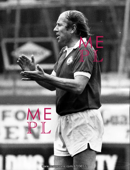 : Bobby Charlton : Bobby Charlton