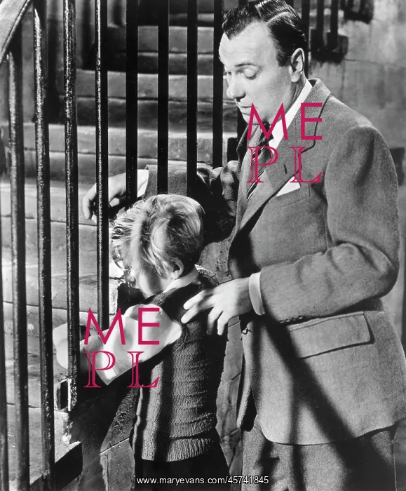 : Bobby Henrey - Ralph Richardson - Actor - Celebrity : Bobby Henrey - Ralph Richardson - Actor - Celebrity