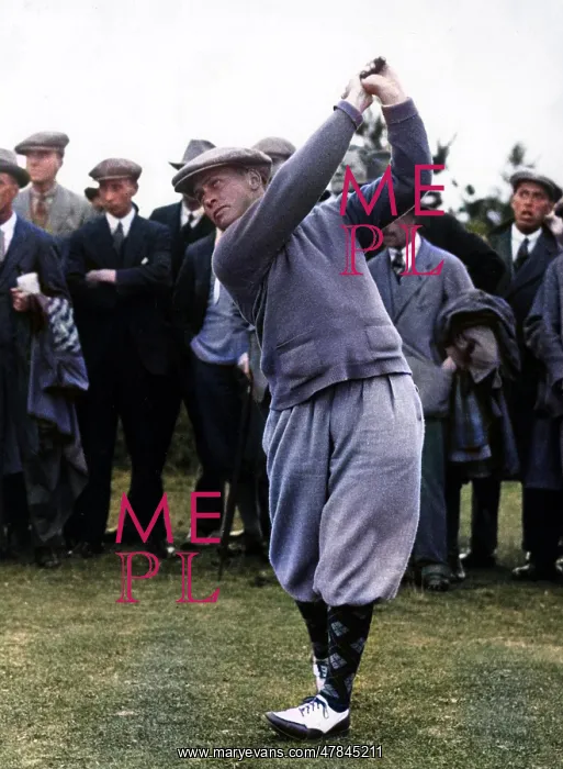  : Bobby Jones, golfer, watched by spectators