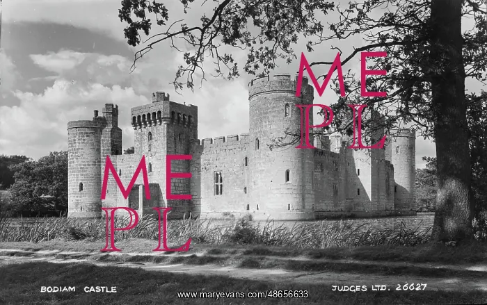 : Bodiam Castle : Bodiam Castle