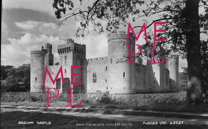 : Bodiam Castle : Bodiam Castle