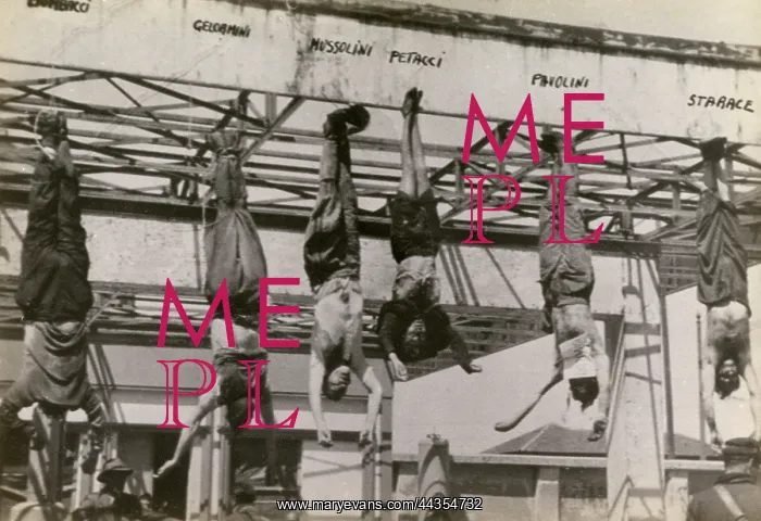 : Bodies of Mussolini and entourage - Milan : Bodies of Mussolini and entourage - Milan