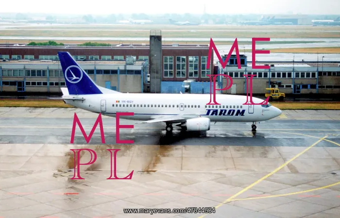 : Boeing 737-300 YR-BGY : Boeing 737-300 YR-BGY