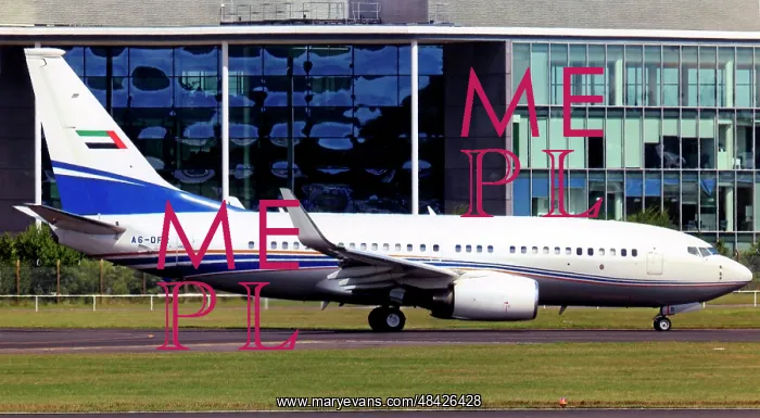 : Boeing 737-700 A6-DFR : Boeing 737-700 A6-DFR