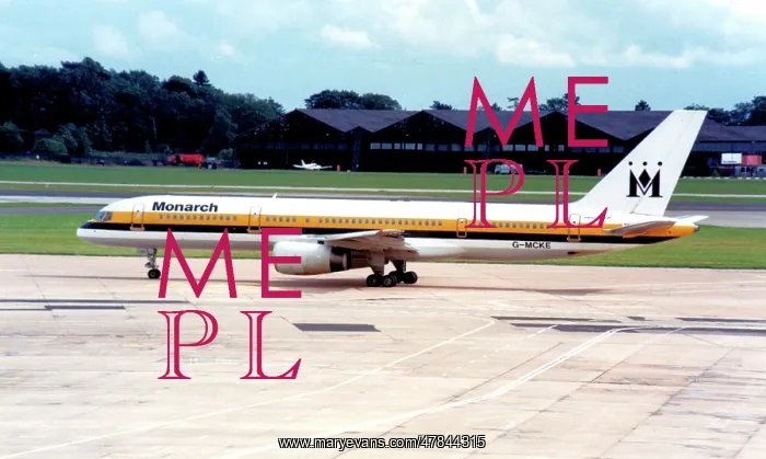 : Boeing 757-200 G-MCKE : Boeing 757-200 G-MCKE