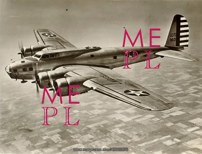 : Boeing B-17C Flying Fortress in flight : Boeing B-17C Flying Fortress in flight