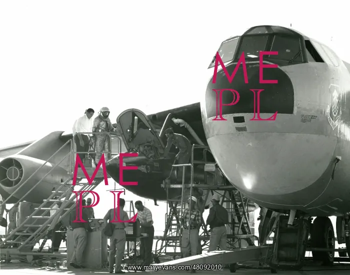 : Boeing NB-52A Stratofortress, 52-3, acting as mothership : Boeing NB-52A Stratofortress, 52-3, acting as mothership