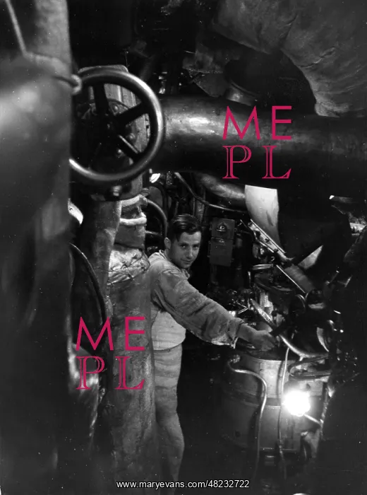 : Boiler room of a German destroyer, 1939 : Boiler room of a German destroyer, 1939