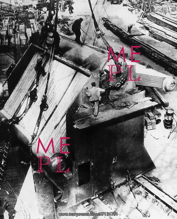 : One of the boilers being assembled, Construction : One of the boilers being assembled, Construction