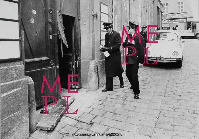 : Bomb attack on the synagogue in Seitenstettengasse : Bomb attack on the synagogue in Seitenstettengasse
