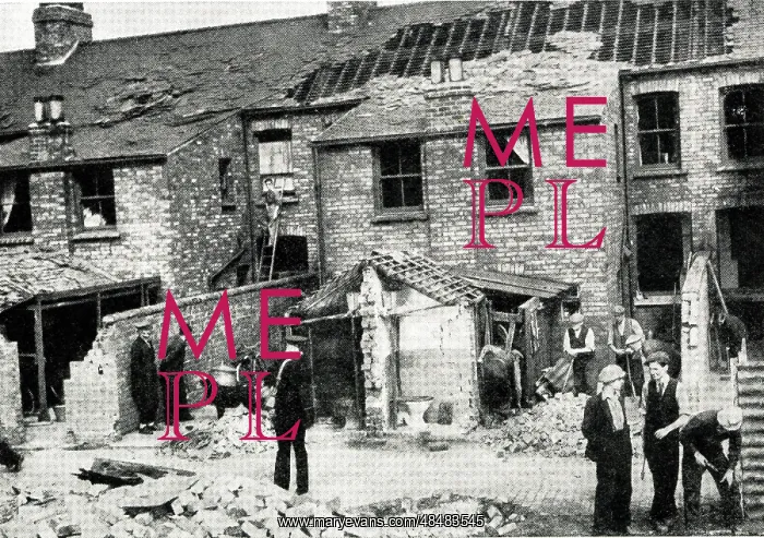 : Bomb attack on a Yorkshire town, WW2 : Bomb attack on a Yorkshire town, WW2