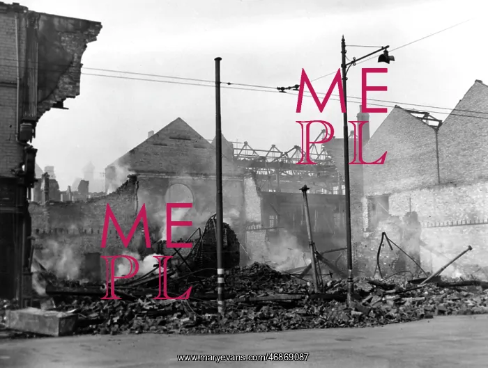 : Bomb damage, Cleethorpes Road, Grimsby, WW2 : Bomb damage, Cleethorpes Road, Grimsby, WW2