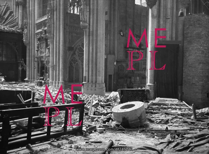 : Bomb damage to the Cologne Cathedral, 1943 : Bomb damage to the Cologne Cathedral, 1943