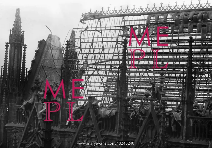 : Bomb damage to the Cologne Cathedral, 1943 : Bomb damage to the Cologne Cathedral, 1943