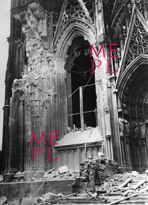 : Bomb damage to the Cologne Cathedral, 1943 : Bomb damage to the Cologne Cathedral, 1943