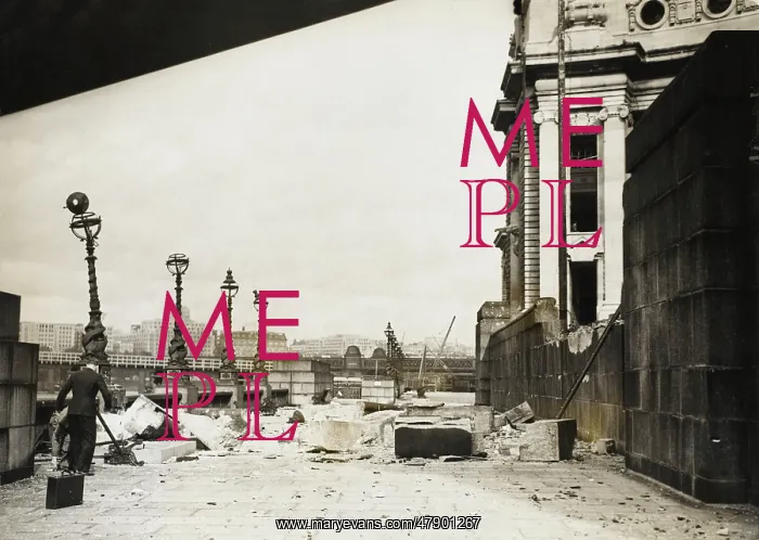 : Bomb damage by County Hall during the Blitz : Bomb damage by County Hall during the Blitz