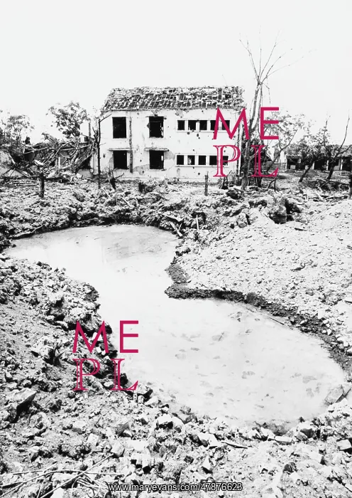 : BOMB DAMAGE - VIETNAM : BOMB DAMAGE - VIETNAM