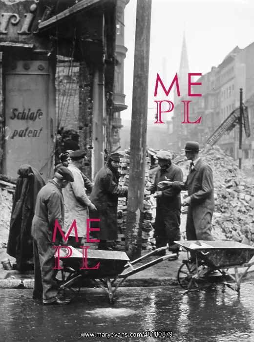 : Bomb damages in Berlin, 1943 : Bomb damages in Berlin, 1943