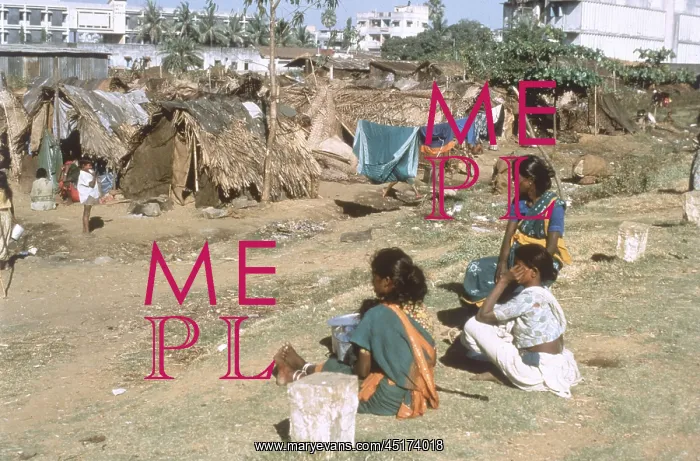  : BOMBAY / SLUM SHACKS