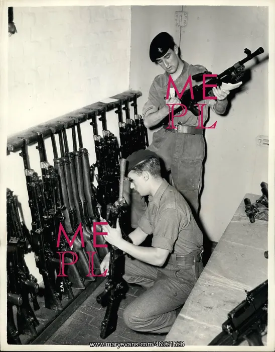 : Bombs - Guns - Weapons : Bombs - Guns - Weapons