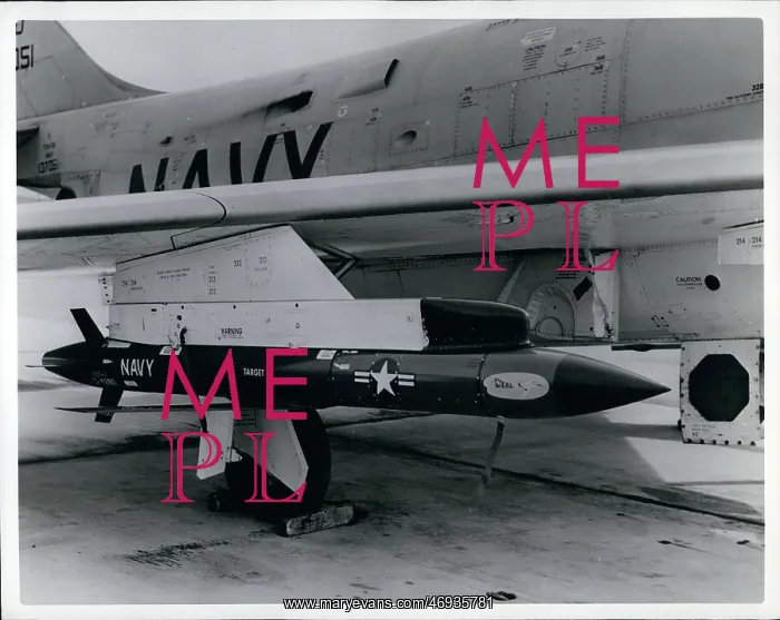 : Bombs - Guns - Weapons : Bombs - Guns - Weapons